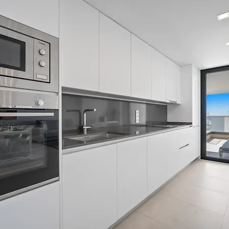 With Sea View And Gym 에스테포나