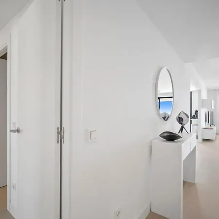 With Sea View And Gym *