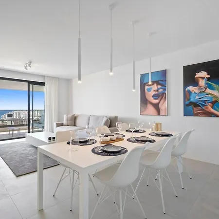 With Sea View And Gym Apartament Estepona