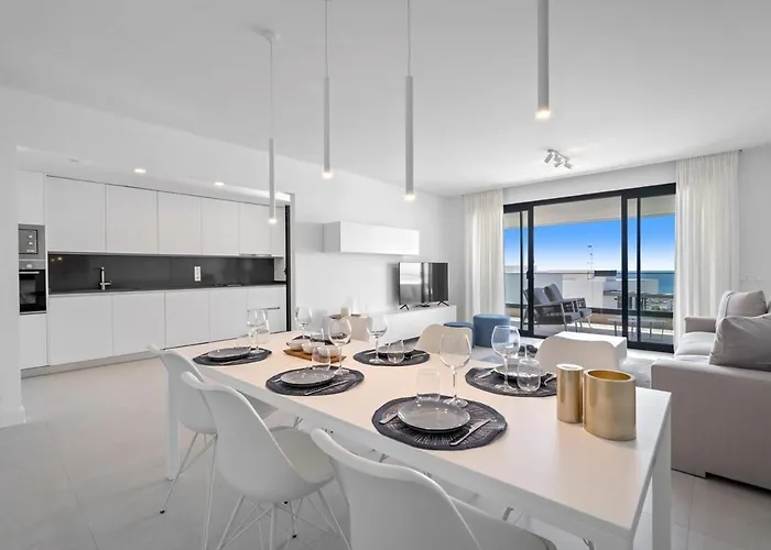 With Sea View And Gym Apartment