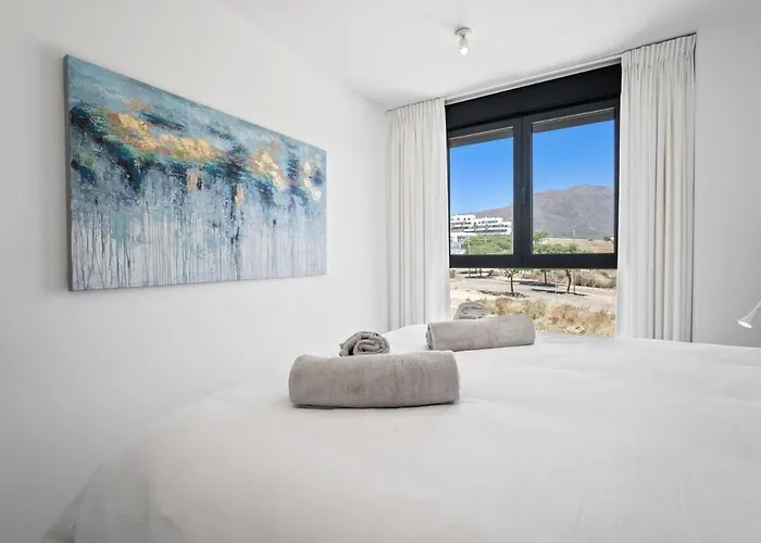 Daire With Sea View And Gym Estepona