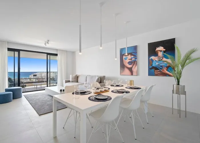 With Sea View And Gym Daire Estepona